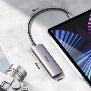 Adaptateur USB-C 6 en 1 UGREEN, design compact et léger.