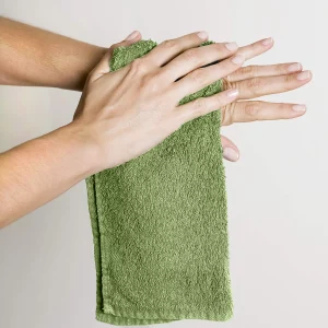 Petite serviette en coton, débarbouillette vert sauvage - 30 x 30 cm - (unité) - Utopia Towels – Image 3