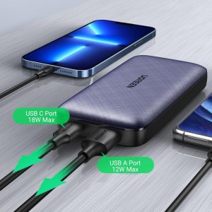 Power Bank 10000mAh, 20W – Ugreen chargeant plusieurs appareils via les ports USB-C et USB-A
